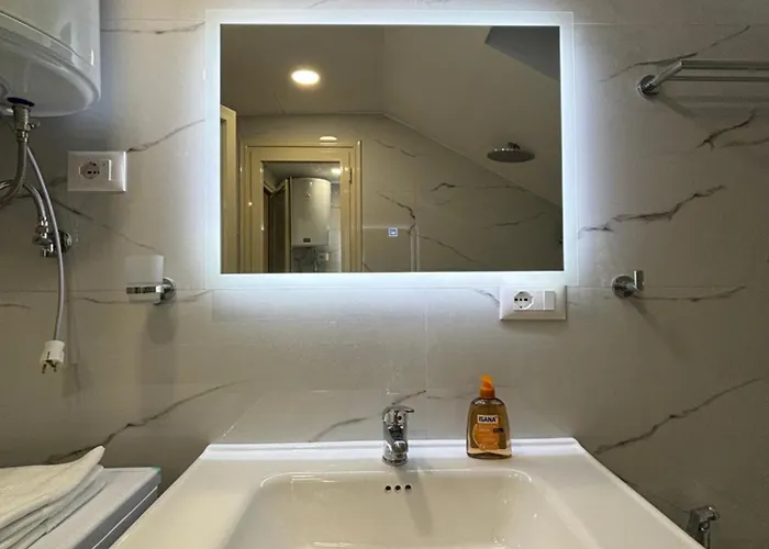 2bedroom Apartment,free Parking 06 דירה Kamez